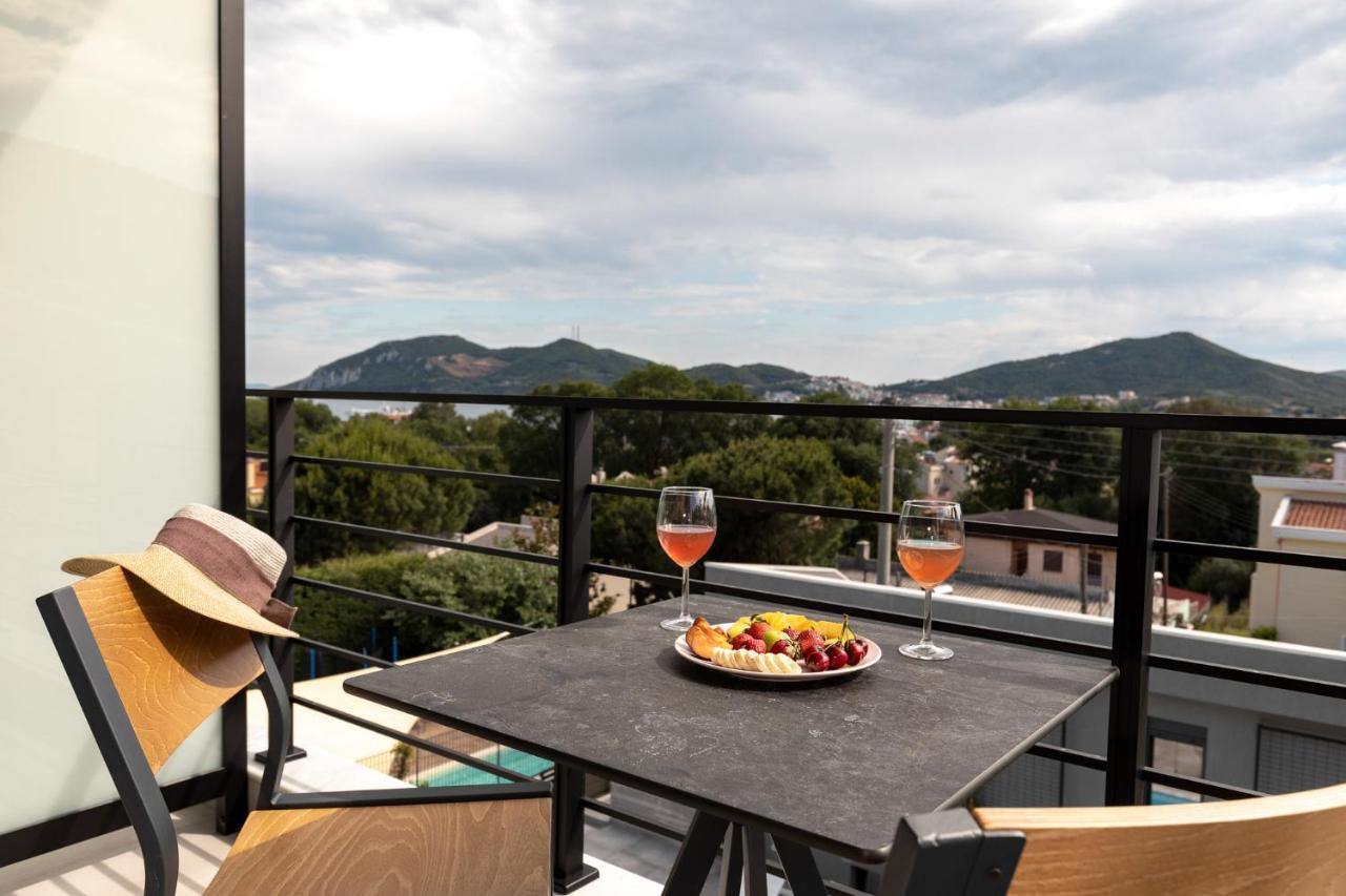 Cove Suites Nea Iraklitsa Exterior foto